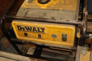 lot 776 image: DeWalt Gas Generator 120V 20A GFCI DG2900