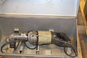 lot 780 image: Right Angle Drill with Case