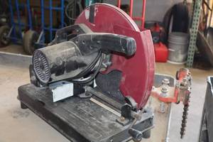 lot 811 image: Northern Industrial Tools 14 Abrasive Cut-Off Saw