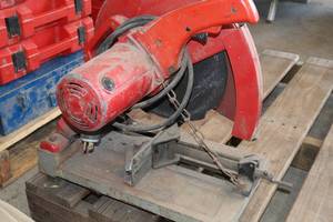 lot 815 image: Milwaukee 14 Chop Saw