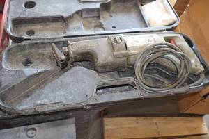 lot 838 image: Porter-Cable Tiger Saw Reciprocating Saw with Case