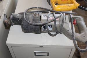 lot 847 image: Porter-Cable Tiger Saw Reciprocating Saw 737