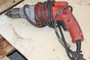 lot 851 image: Milwaukee Heavy Duty Drill