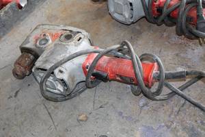 lot 855 image: Milwaukee Hole Hawg Heavy Duty Drill