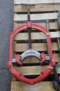 lot 894 image: Ridgid No. 472 8-12 Pipe Cutter
