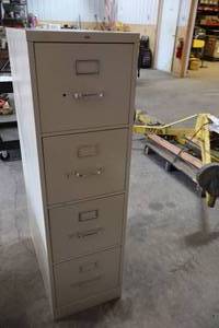 lot 910 image: Metal File Cabinet 4-drawer