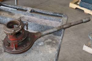lot 893 image: Ridgid No. 65-R Pipe Threader