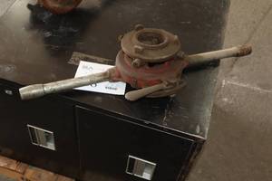 lot 892 image: Pipe Threader