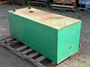 lot 915 image: Diesel Fuel Tank