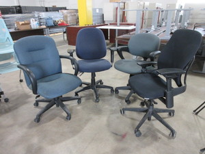 lot 671 image: MISC.  UPHOLSTERED OFFICE CHAIRS