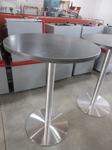 lot 621 image: ERG INTERNATIONAL PUB TABLES