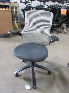 lot 669 image: KNOLL GENERATION TASK CHAIRS
