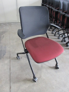 lot 657 image: KI MOBILE NESTING CHAIRS