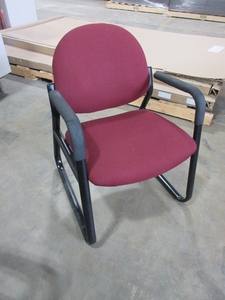 lot 674 image: STYLEX UPHOLSTERED RECEPTION CHAIRS WITH ARMS