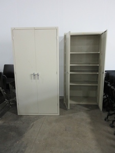 lot 653 image: HON 2 DOOR METAL STORAGE CABINETS