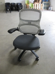 lot 668 image: KNOLL GENERATION TASK CHAIRS