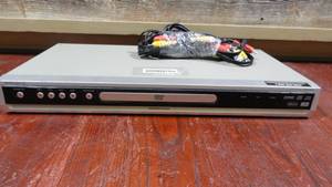 lot 45 image: Magnavox Mwd7006 Progressive Scan DVD Player w Divx Tv Guardian