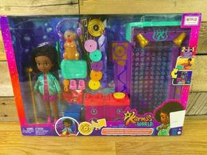 lot 15 image: Karmas World Doll And Bedroom To Stage Playset