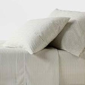 lot 89 image: 250 Thread Count Organic Percale Sheet Set - Threshold-TwinTwin XL-Sage Green Stripe