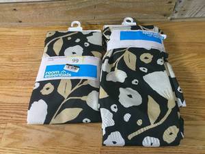 lot 226 image: Set of 2 Black Floral Pattern Weighted Blanket Covers 48 x 72