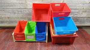 lot 263 image: Mixed Lot of 8 Bins