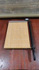 lot 264 image: School Smart Paper Slicer-17 x 13