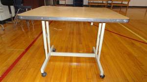 lot 420 image: 36W x 30D x 28H  Adjustable Rolling Work Station - Heavy Duty