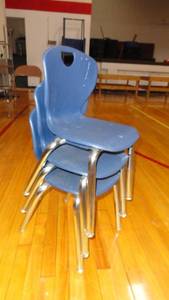 lot 421 image: Set of 3 Vinyl Kids Bucket Seat School Chairs - Great for holidays