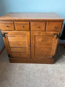 lot 17 image: Ethan Allen by Baumritter Storage Cabinet