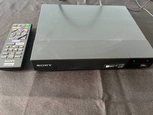 lot 39 image: Sony Blu-Ray Disc Player with Remote