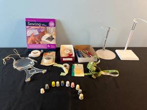 lot 50 image: Sewing Tools and Accessories Lot