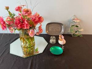 lot 63 image: Decorative Lot Floral Arrangement, Stained Glass, Fenton Covered Bunny Figurine, Collectible Plate & More