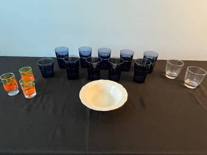 lot 95 image: Assorted Glassware and Decorative Bowl Lot