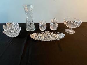 lot 96 image: Collection of Decorative Crystal Glassware