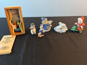 lot 138 image: Lot of Steinbach and Goebel Holiday Figurines