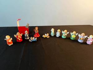 lot 139 image: Collection of Ceramic Angel Figurines - Mixed Instruments and Poses