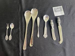 lot 163 image: Assorted Decorative Silver-Plated Accessory Collection