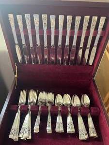 lot 169 image: VTG Silver-Plated 5 Piece 12 Place Setting (only 10 soup spoons) Community Flatware - Wooden Case NOT Included