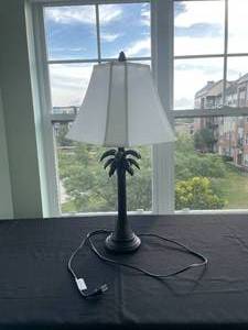 lot 8 image: Palm Tree Design Table Lamp with White Lampshade