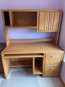 lot 15 image: Oak Wood Desk with Hutch and Storage Drawers