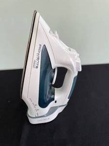 lot 72 image: Rowenta AccuTip DW2090 Electric Iron