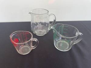 lot 113 image: Lot of 3 Glass Measuring and Pouring Pitchers