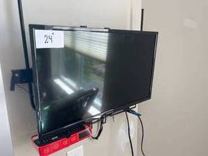 lot 134 image: Insignia 24-Inch LED TV with Wall Mount
