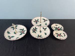 lot 143 image: Vintage Hand Decorated Christmas Serving Plates and Tiered Stand Set