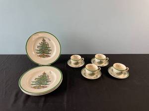 lot 171 image: Spode Christmas Tree Teacups and Plates Set - Made in England