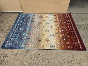 lot 26 image: Colorful Geometric Pattern Area Rug 84x62 inches