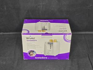 lot 99 image: Rival 2-Slice Toaster