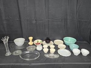 lot 118 image: Assorted Collection of Vintage and Decorative Dishware