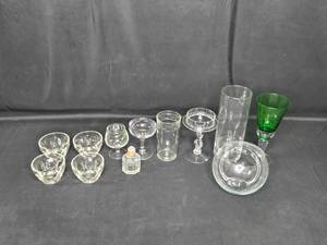 lot 121 image: Assorted Glassware Lot - Bowls, Wine Glasses, and Vases