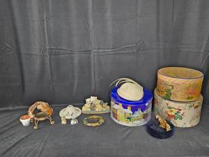 lot 152 image: Assorted Vintage Collectibles and Decorative Items